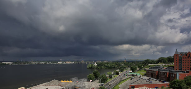 Фотообои Днепропетровск небо тучи (city-0000901)
