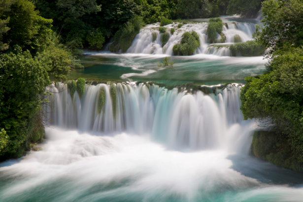Горный водопад - фотообои природа (nature-00377)