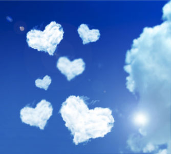 Фотообои небо с сердечком облаками (sky-0000040)