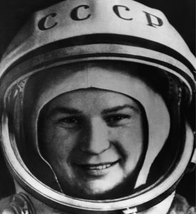 Валентина Терешкова, космонавт (retro-vintage-0000329)