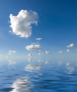 Фотообои висячие облака над водой (sky-0000092)