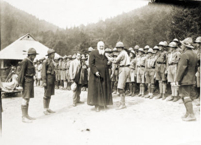 Митрополит Андрей Шептицкий на съезде пластунов в Сокале, 1929 г (ukraine-0057)
