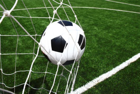 Фотообои футбольный мяч в сетке (sport-0000125)