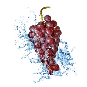 Фотообои кухня гроздь винограда в воде (food-0000209)