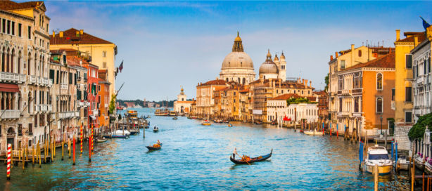 Фотообои канал в Венеции панорама (city-0001268)
