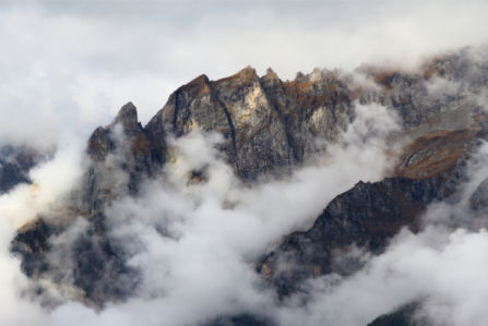 Фотообои горы в тумане (nature-0000794)