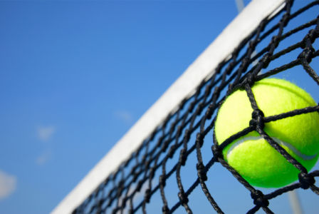 Фотообои теннисный мяч в сетке (sport-0000151)