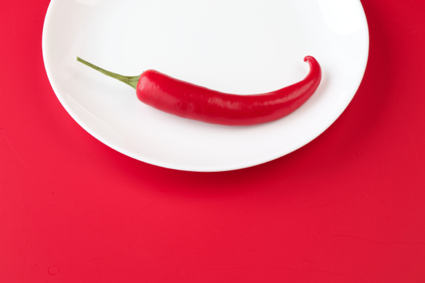 Фотообои кухня красный перец на тарелке (food-0000068)