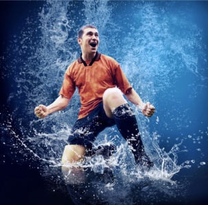 Фотообои футболист в воде (sport-0000039)